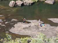 Manning Gorge, carrying airbeds between pools